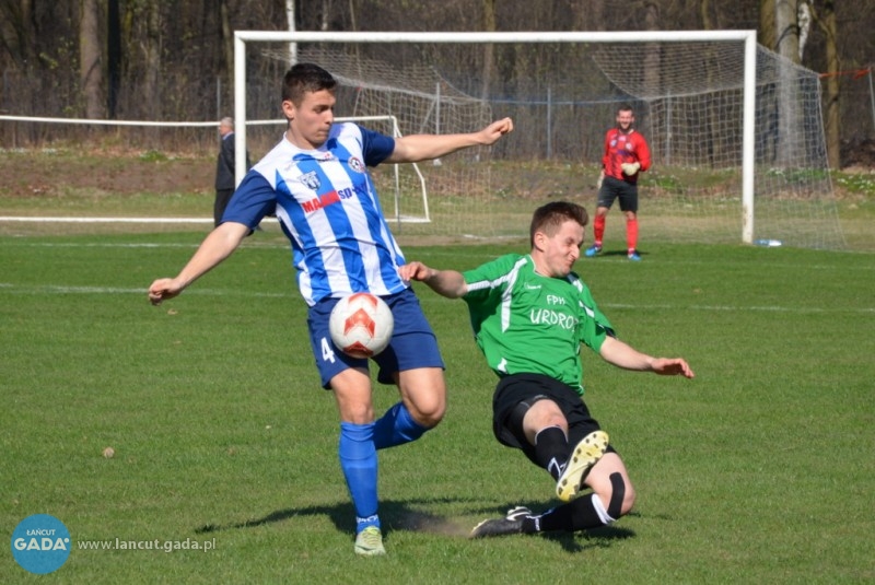Stal wygrywa w Rakszawie