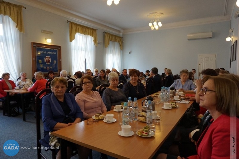 "Bądźcie Panie zawsze szczęśliwe..."