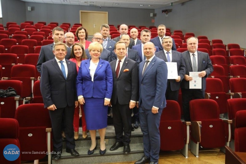 Umowa na kolej podmiejską