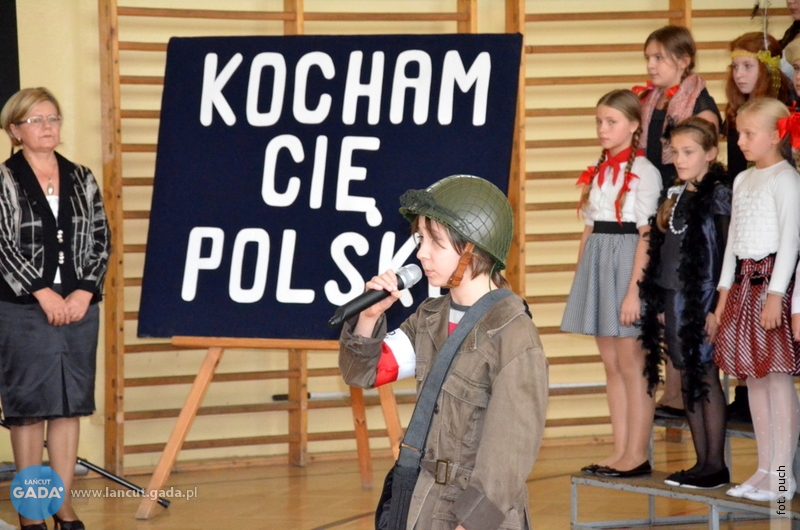 Patriotyczne pieśni rozbrzmiały w SP nr 2