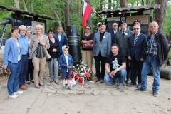 Odsłonięcie pomnika na historycznym polu zrzutowym AK "PASZKOT 2"