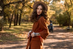 Nowe jesienne kolory w garderobie damskiej