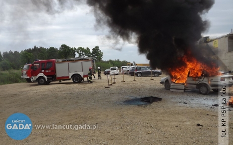 Akcja ratownicza na terenie budowy autostrady