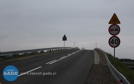 Wiadukt w Białobrzegach zyska chodnik i barierki...