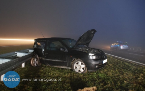 Najechał na tył stojącego renault