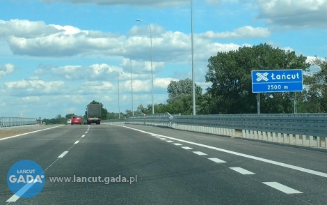 Ciężarówką "zygzazkiem" po autostradzie