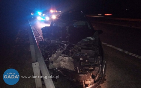 Zasnął i uderzył w autobus