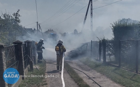 Strażacy ugasili samochód