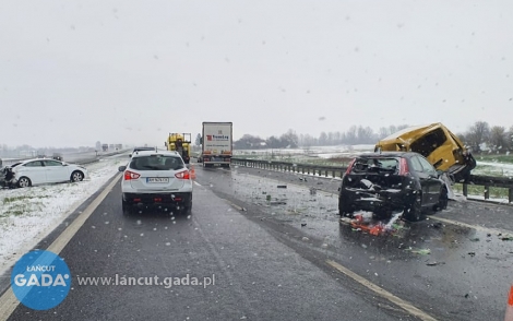 Zderzenie 4 pojazdów na A4