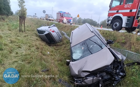Zderzenie dwóch aut, ranne osoby