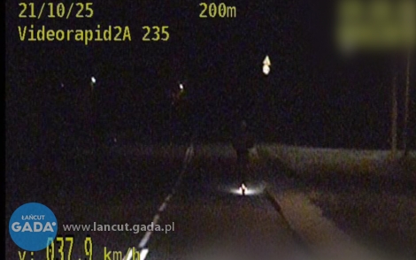 13 - latek "pędził" hulajnogą elektryczną