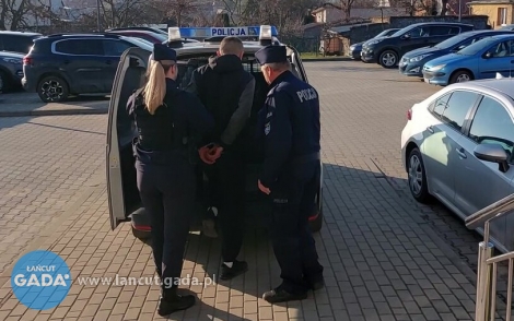 Zaatakował gazem i&nbsp;okradł auto